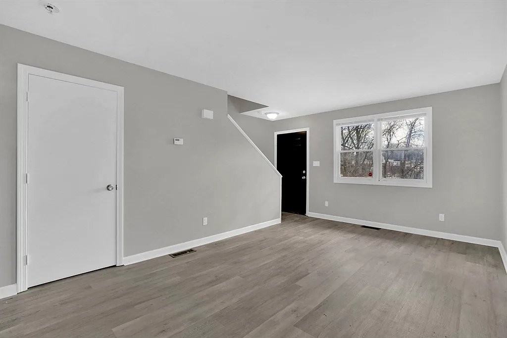 142 Cherry St #142 - Photo 4 of 7
