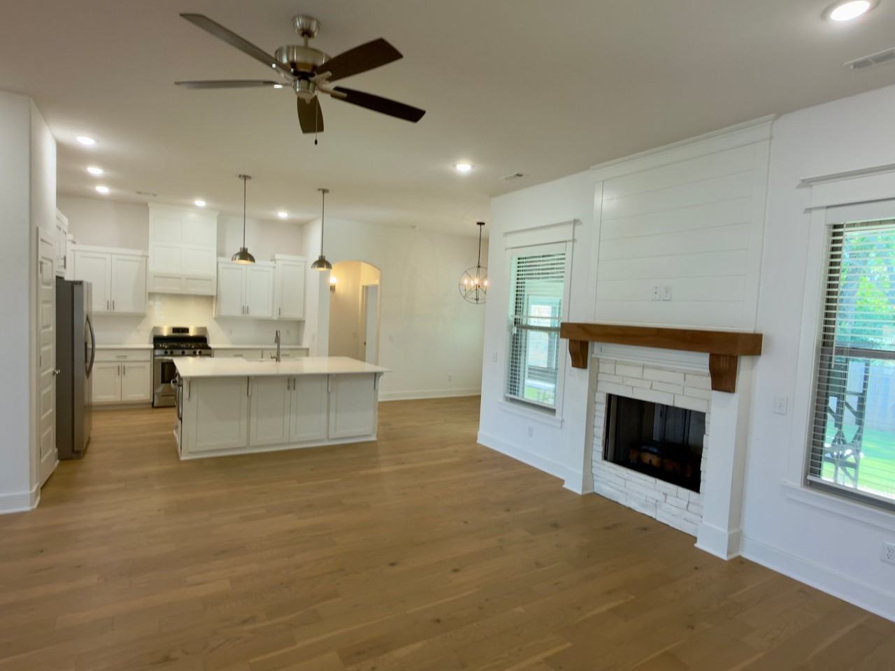 3009 E Coolridge St - Photo 3 of 20