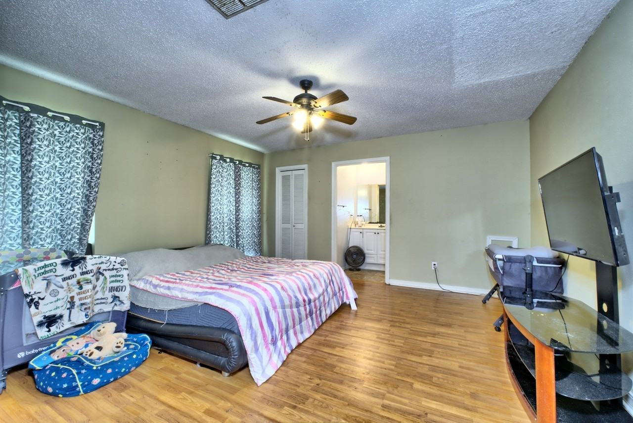 10014 Mustang Cir - Photo 4 of 7
