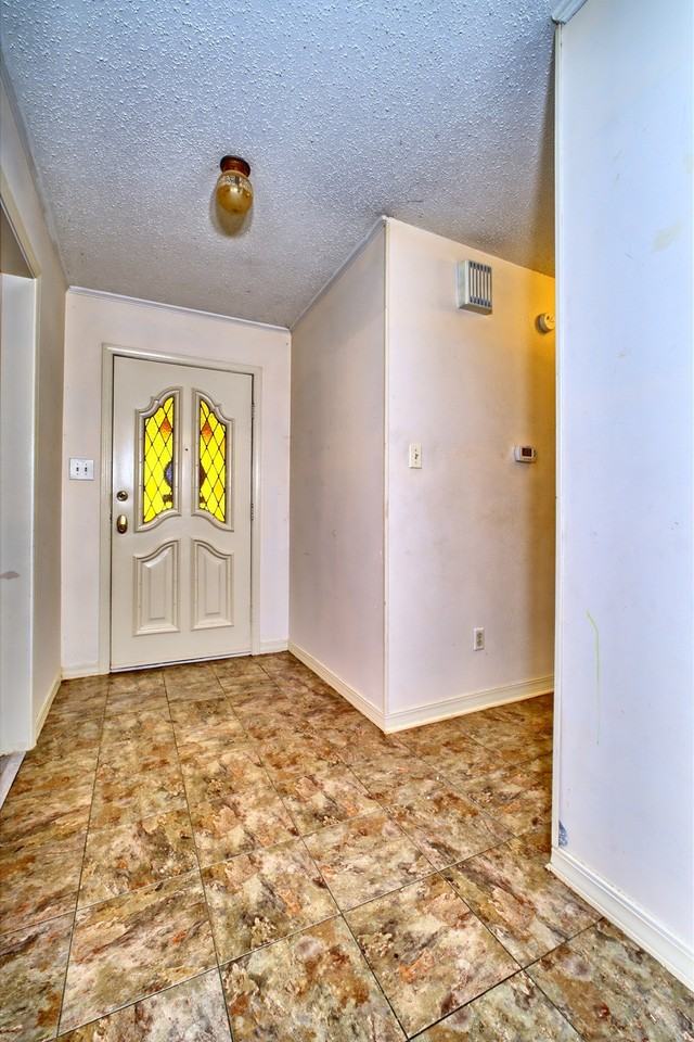 10014 Mustang Cir - Photo 5 of 7