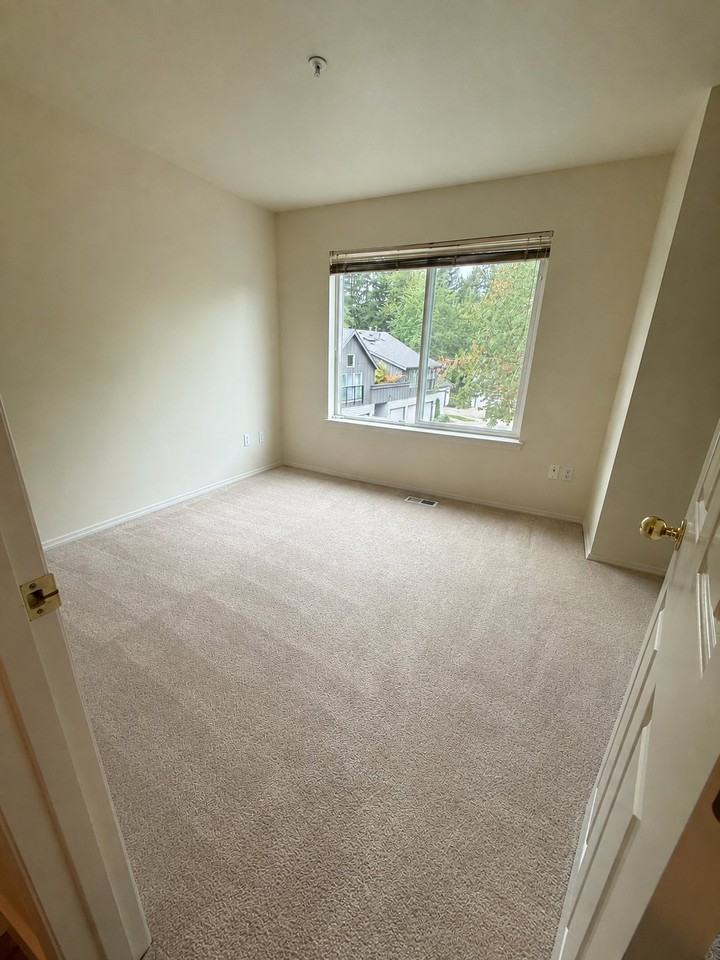 3746 257th Ave Se - Photo 2 of 12