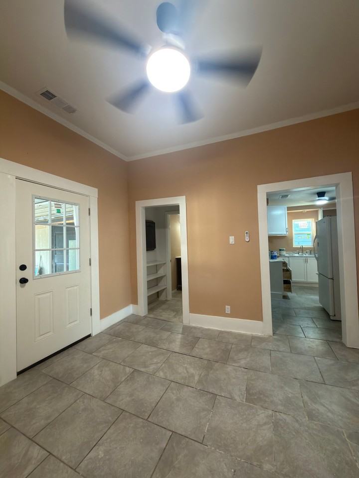2719 Nw 27th St - Photo 3 of 13
