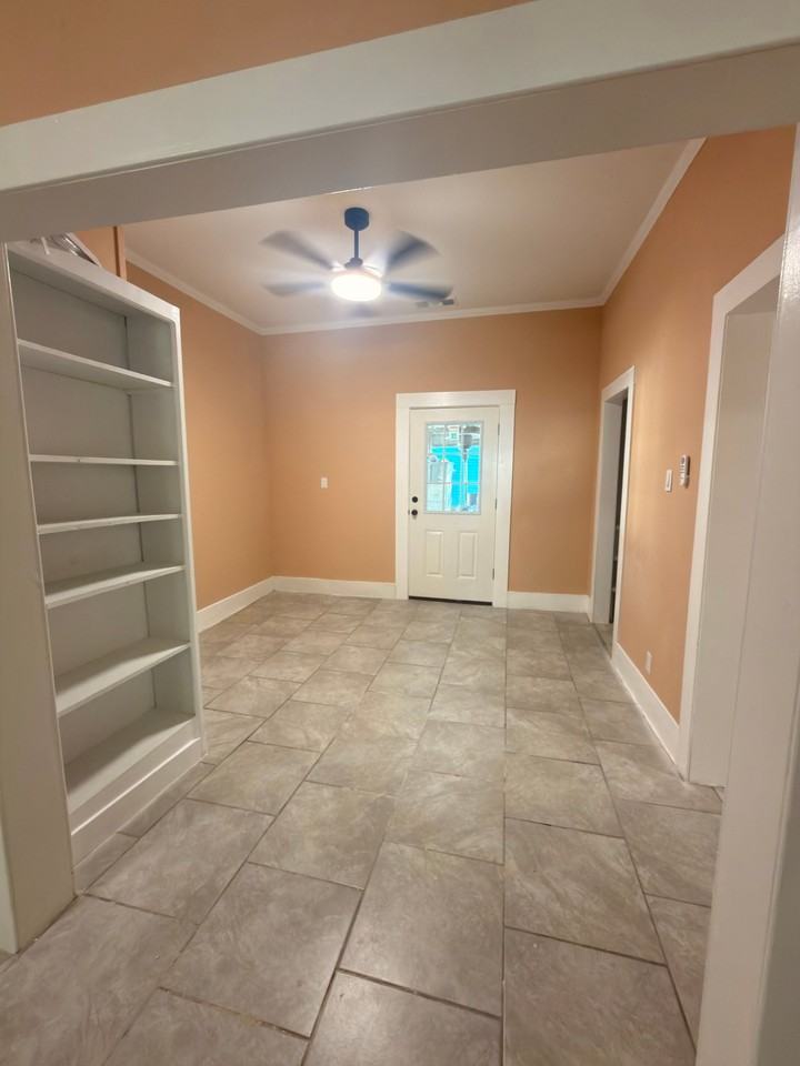 2719 Nw 27th St - Photo 4 of 13