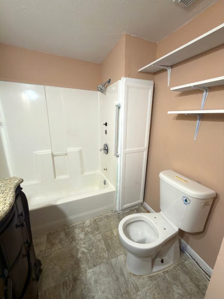 2719 Nw 27th St - Photo 5 of 13