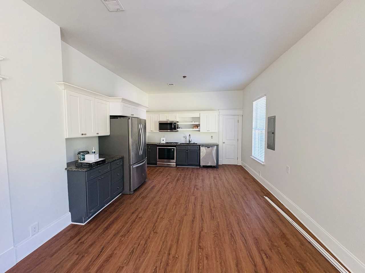 210 Tennessee Ave Sw - Photo 2 of 10