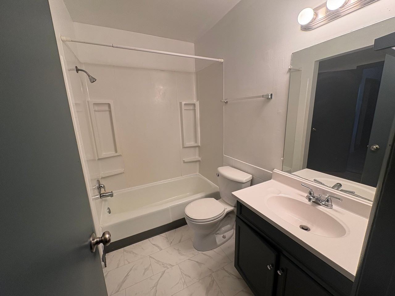 156 N 28th St #4 - Photo 2 of 7
