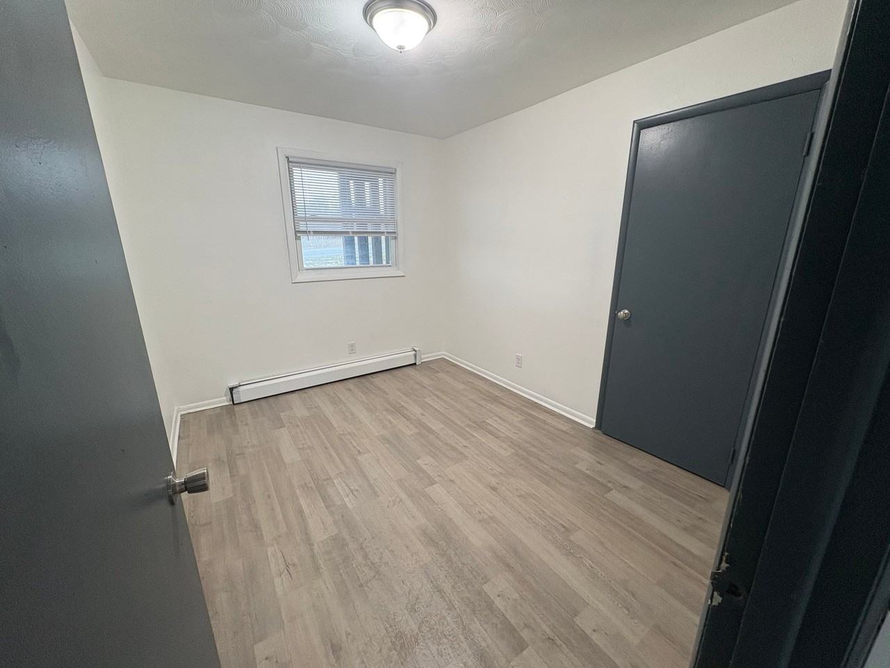 156 N 28th St #4 - Photo 5 of 7