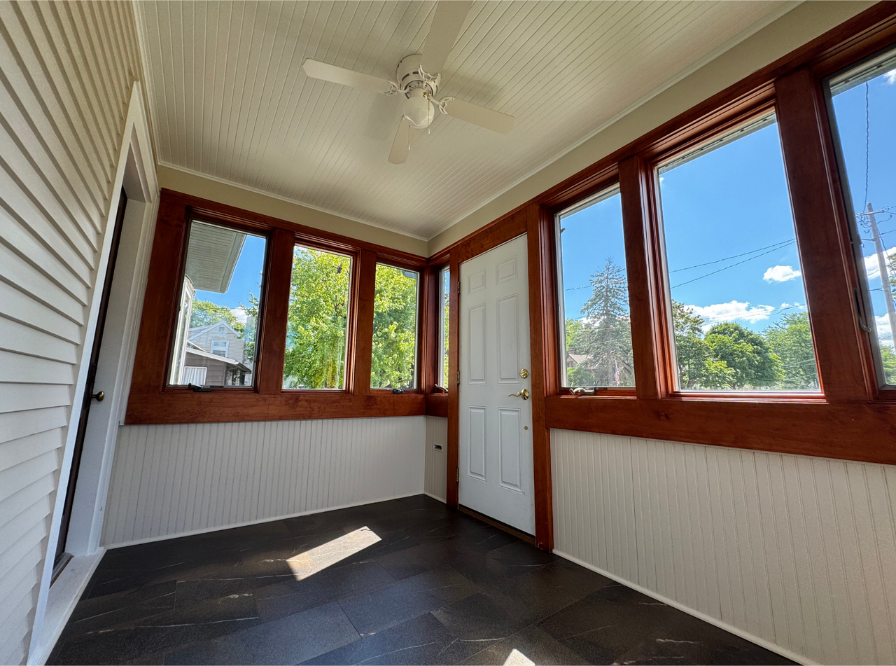140 S Elmwood Ave #1 - Photo 3 of 50