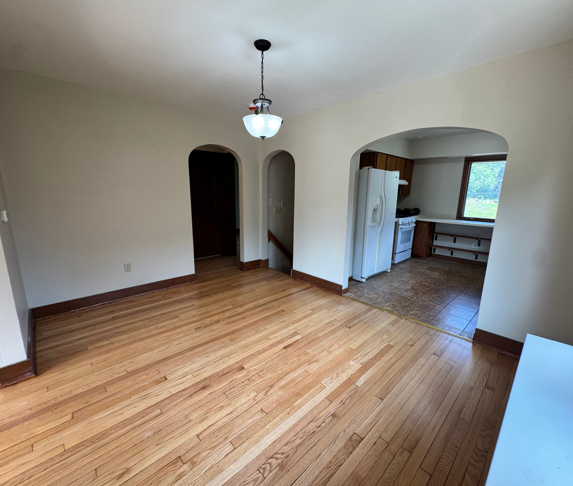 140 S Elmwood Ave #1 - Photo 6 of 50