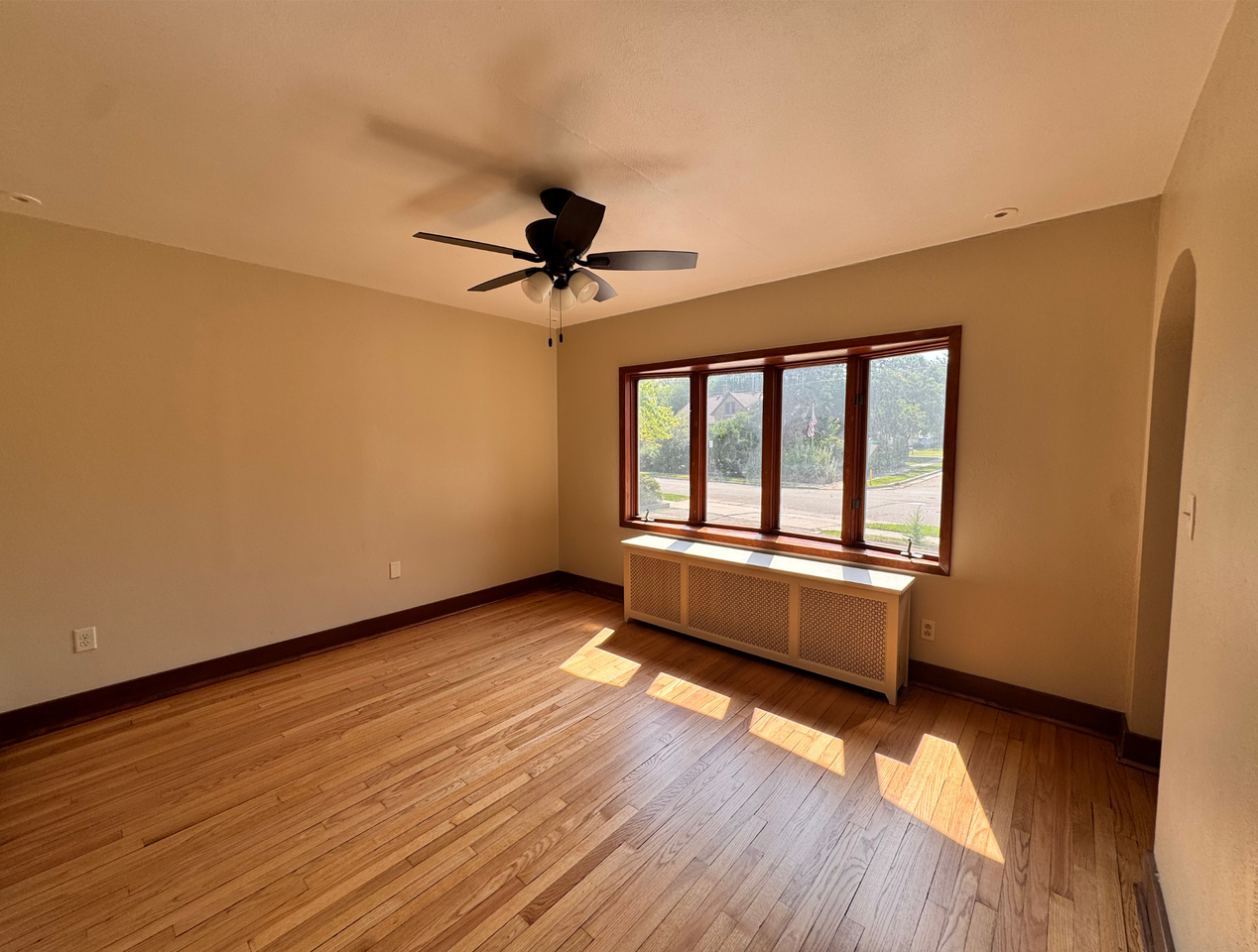 140 S Elmwood Ave #1 - Photo 7 of 50