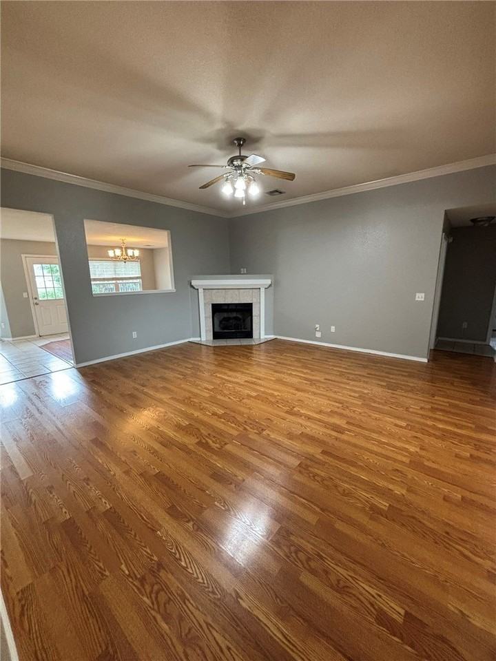 2401 Sw 20th St - Photo 2 of 14