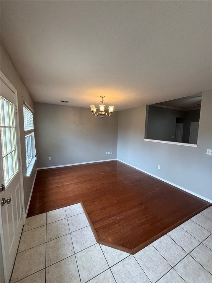 2401 Sw 20th St - Photo 6 of 14