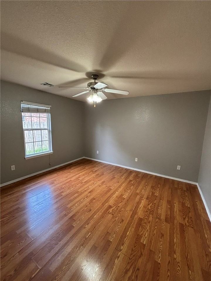 2401 Sw 20th St - Photo 7 of 14