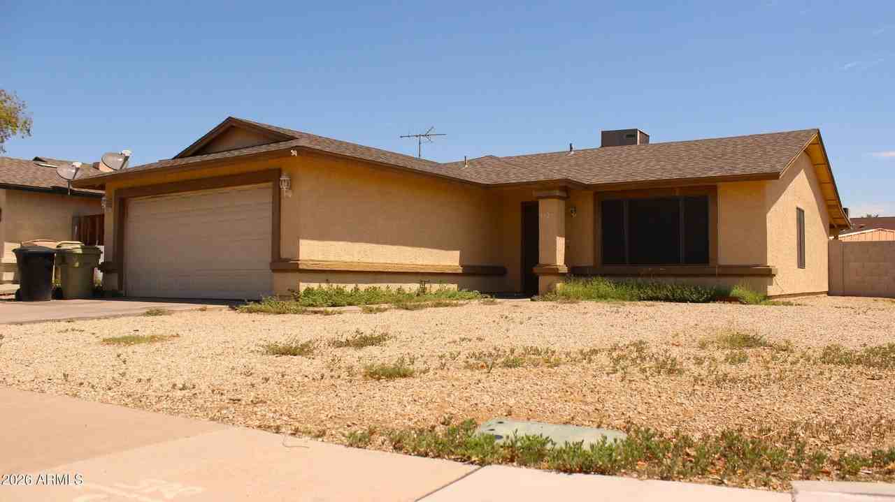 5425 N 74th Dr - Photo 2 of 19