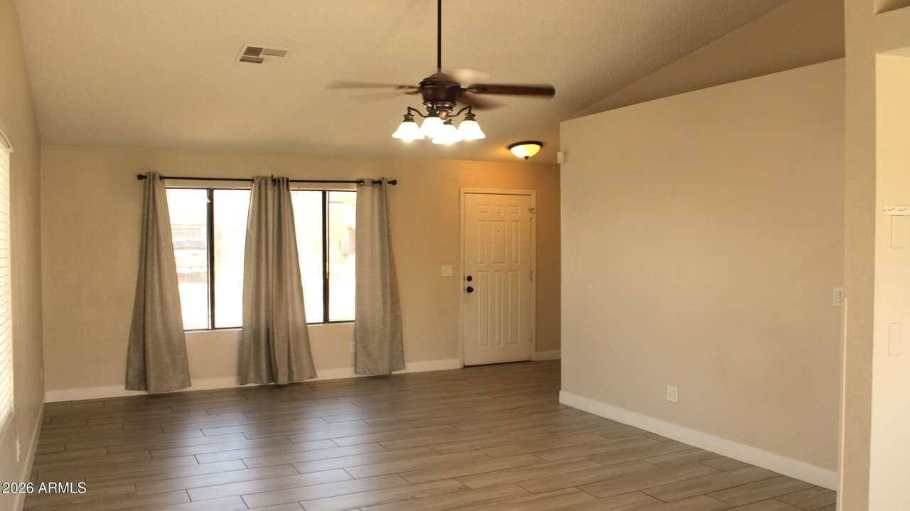 5425 N 74th Dr - Photo 3 of 19