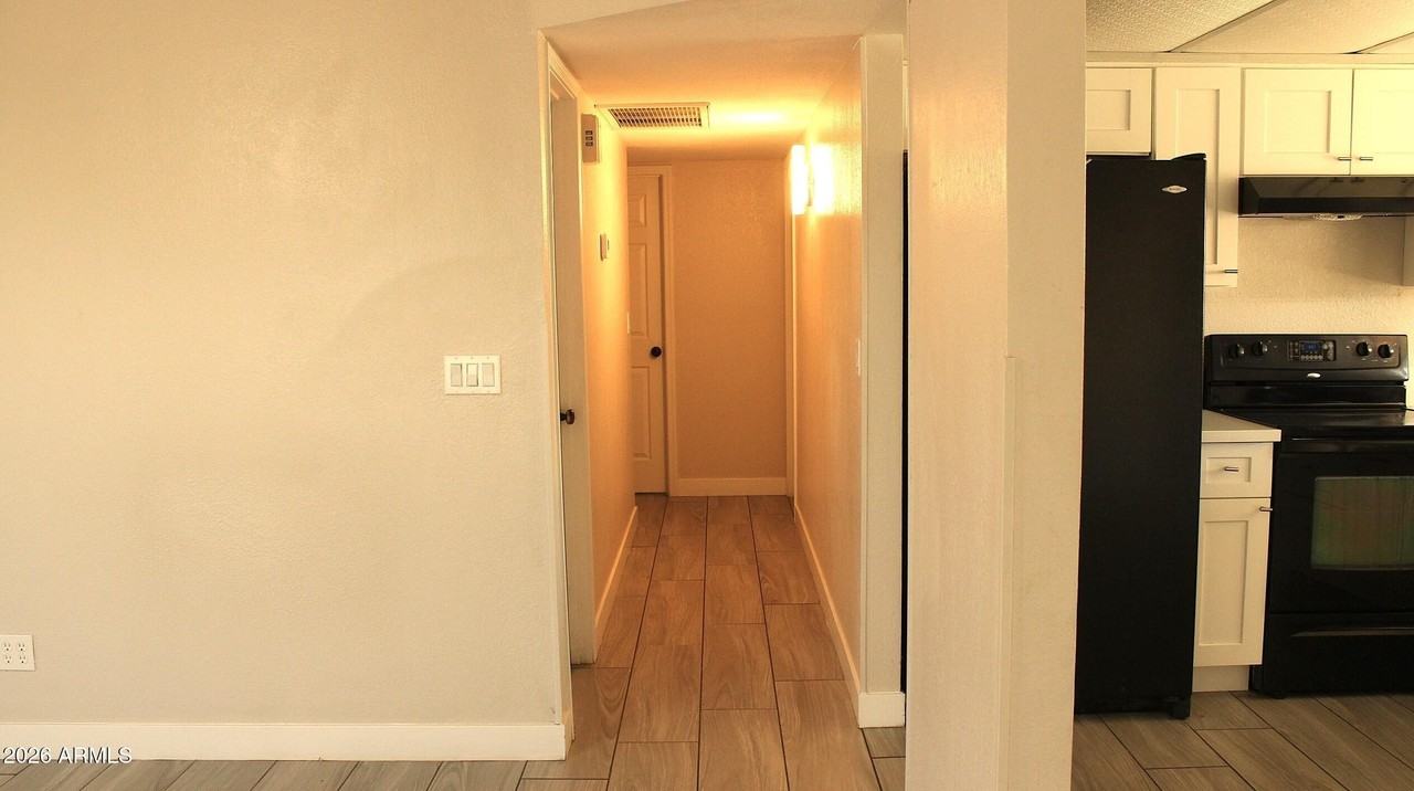 5425 N 74th Dr - Photo 6 of 19