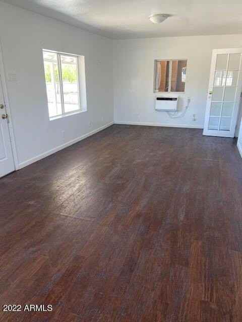 4712 N 21st Ave - Photo 7 of 17
