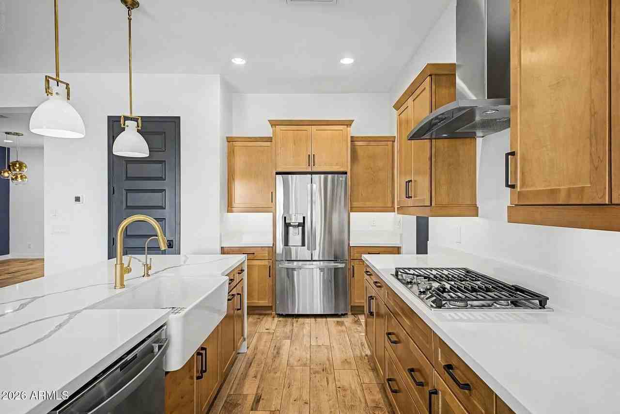 17864 W Amberwood Dr - Photo 3 of 41