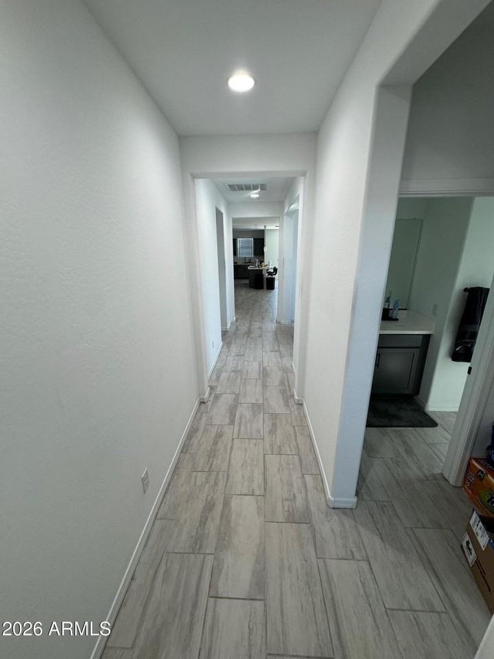 10275 W Amelia Ave - Photo 3 of 21