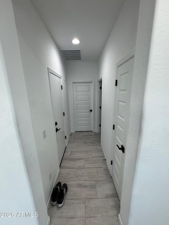 10275 W Amelia Ave - Photo 4 of 21