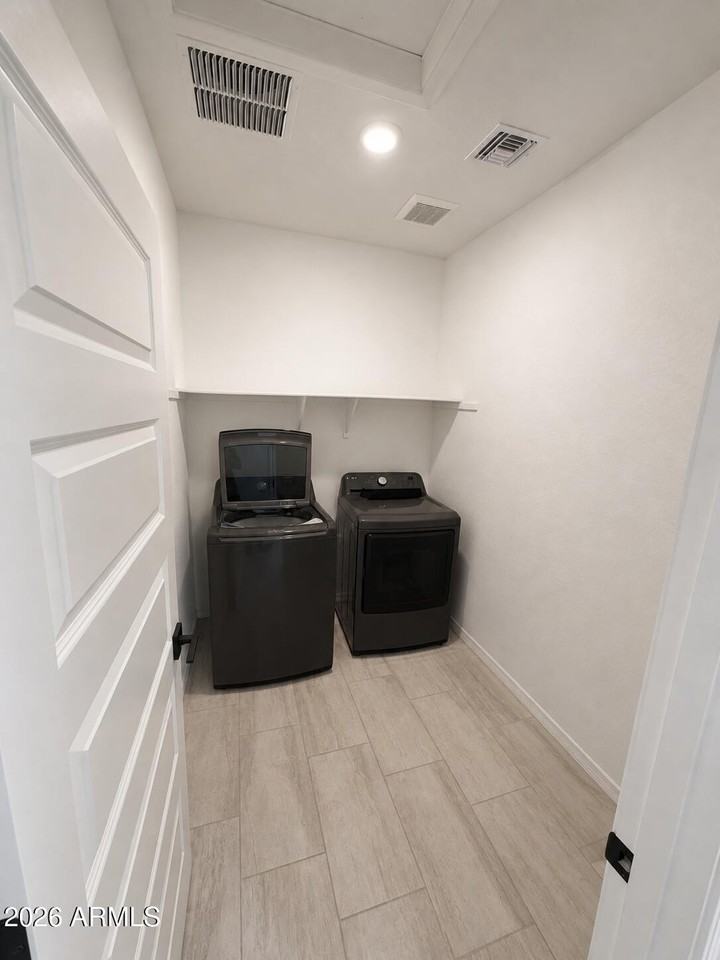 10275 W Amelia Ave - Photo 7 of 21