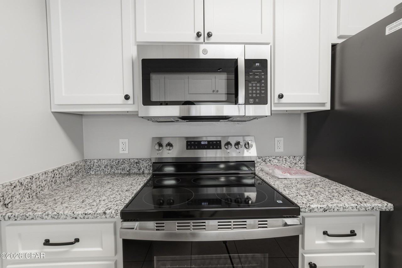 8418 N Lagoon Dr - Photo 4 of 20