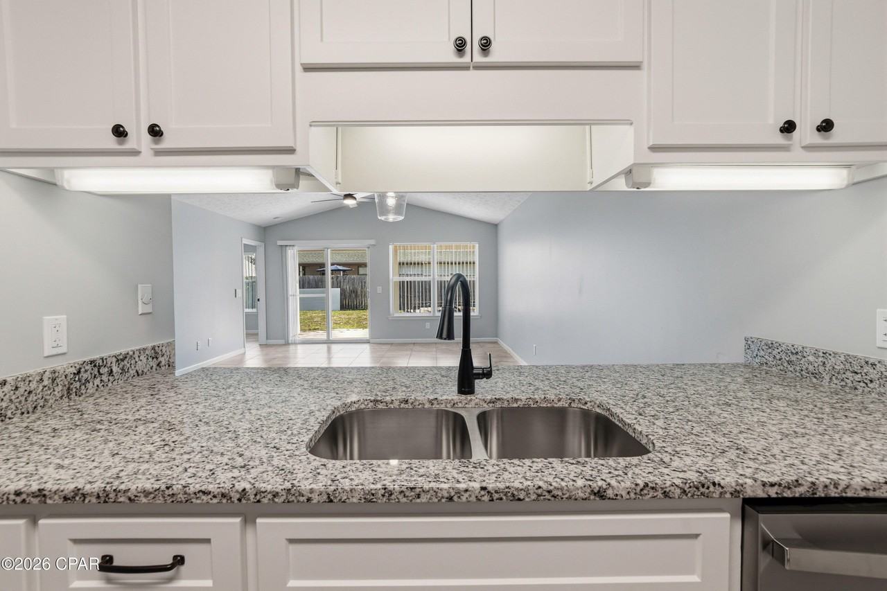8418 N Lagoon Dr - Photo 5 of 20