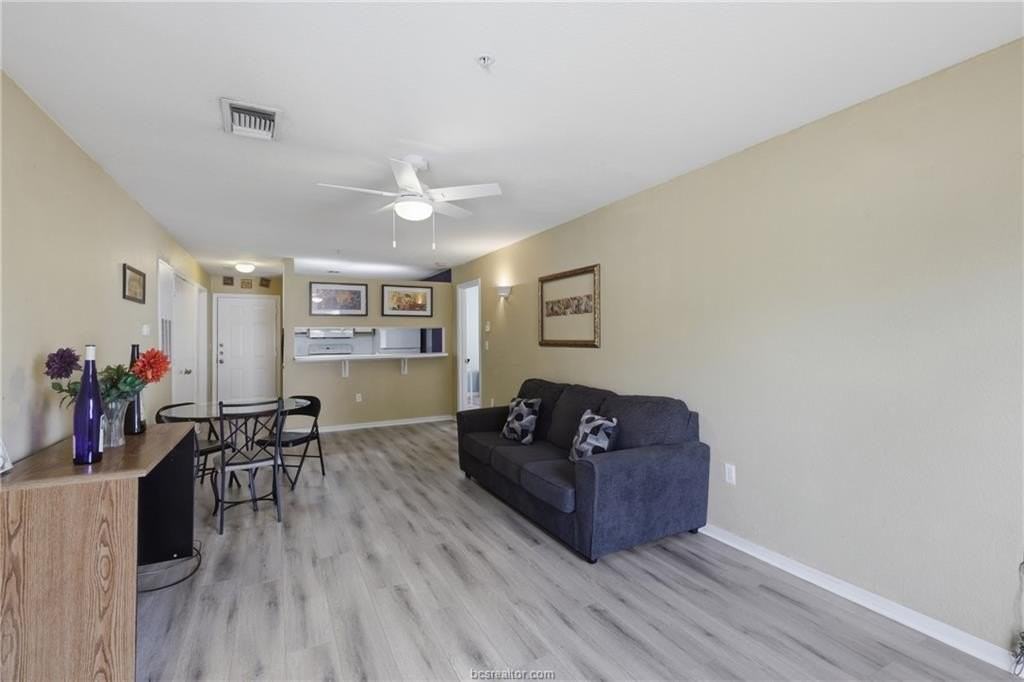 527 Southwest Pkwy #203 - Photo 7 of 17