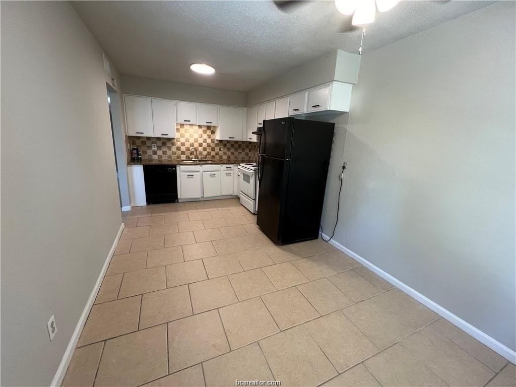 1615 Welsh Ave - Photo 3 of 14