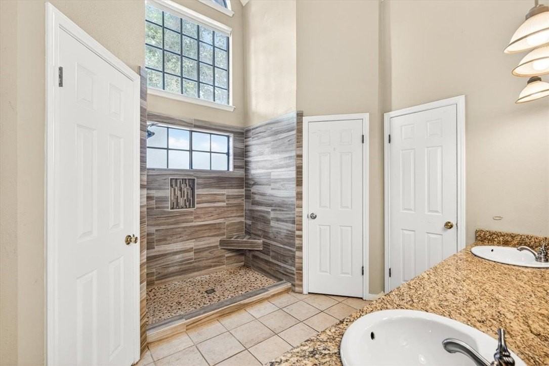 6709 Whitewing Dr - Photo 4 of 40