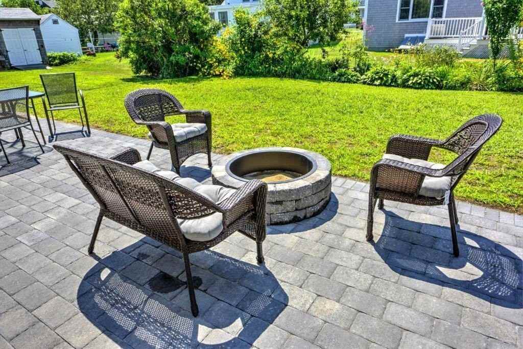 16 Freeman Ave - Photo 3 of 17