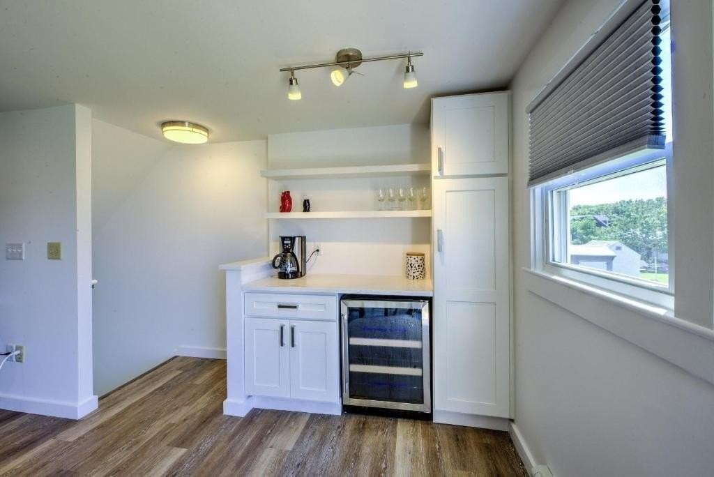 16 Freeman Ave - Photo 6 of 17