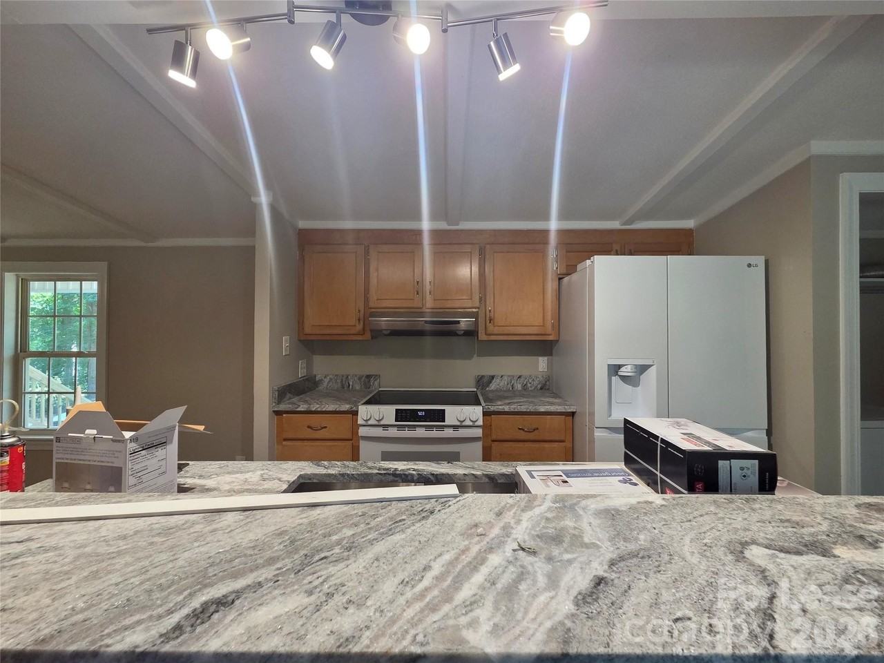 1361 Regal Oaks Ln - Photo 5 of 14