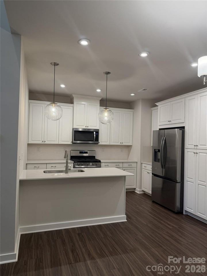 3340 Finchborough Ct - Photo 4 of 31