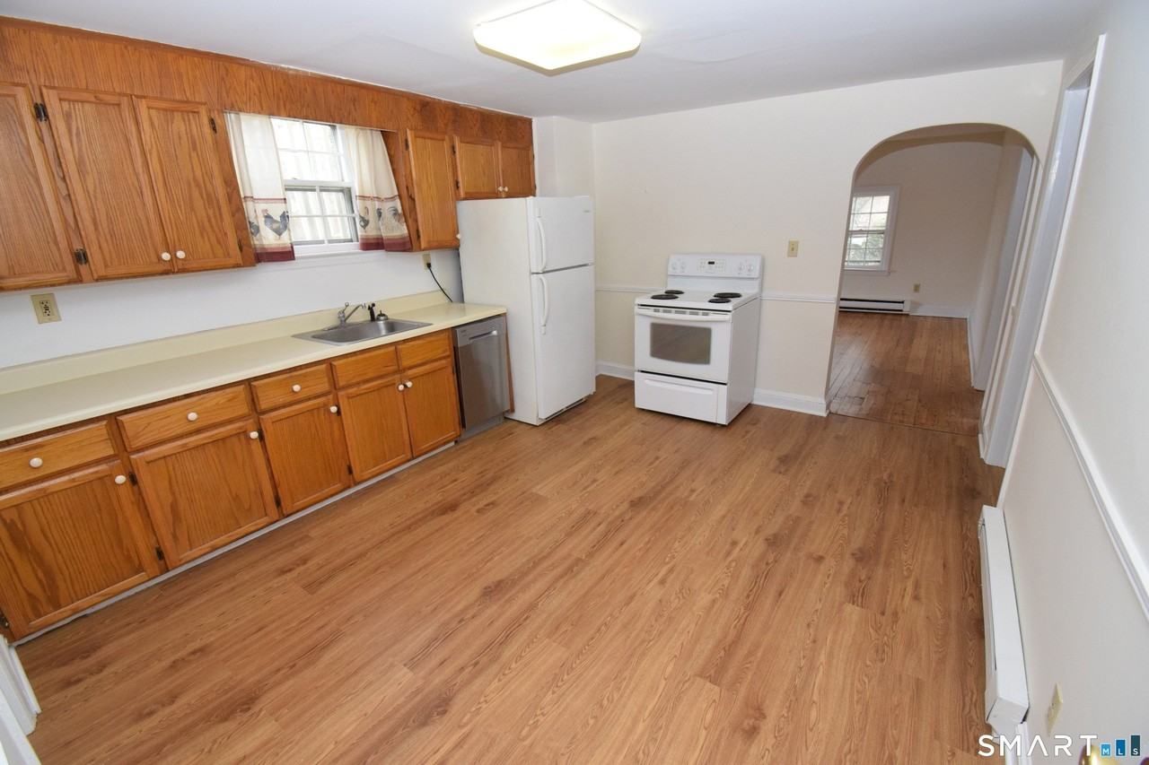 159 Main St #B - Photo 3 of 15