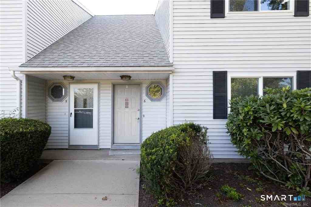 565 Clark Ave #6