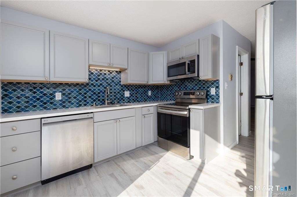 565 Clark Ave #6 - Photo 5 of 25