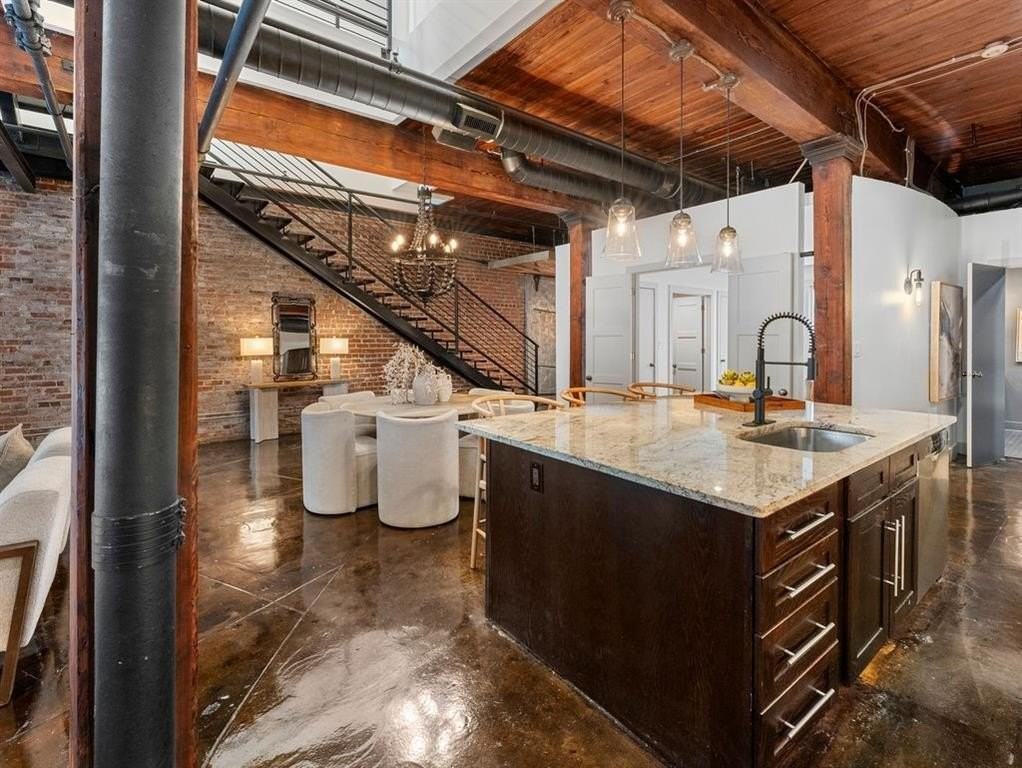 320 Peters St Sw #10 - Photo 7 of 50