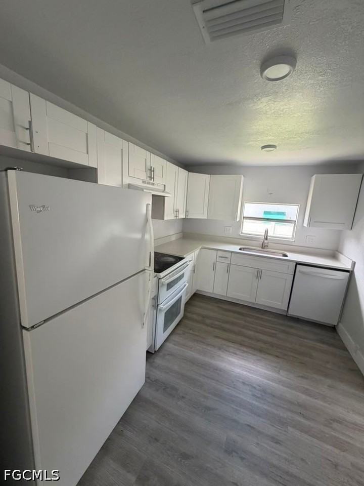 10800 Orange River Blvd - Photo 4 of 10