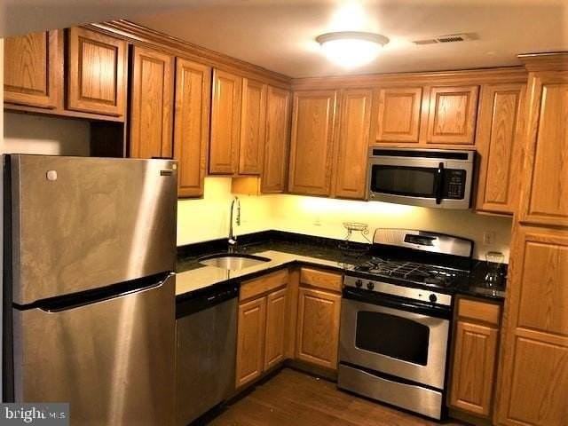 530 N Front St - Photo 3 of 17
