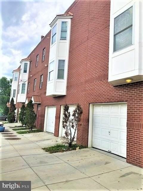 534 N Front St - Photo 4 of 7