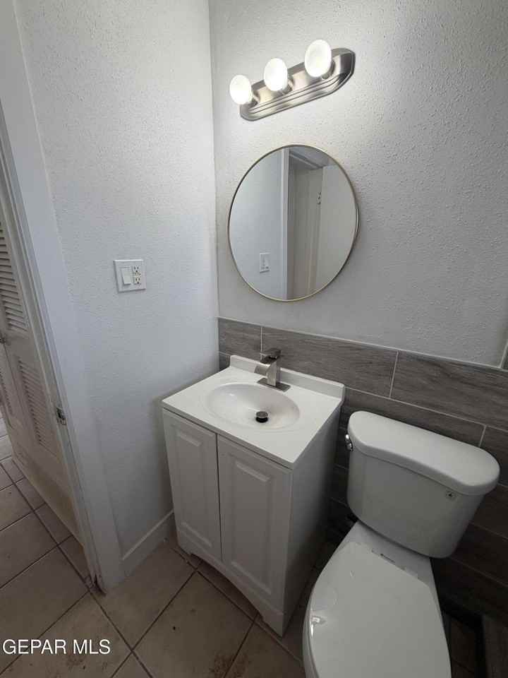 8944 Norton St #2 - Photo 6 of 9