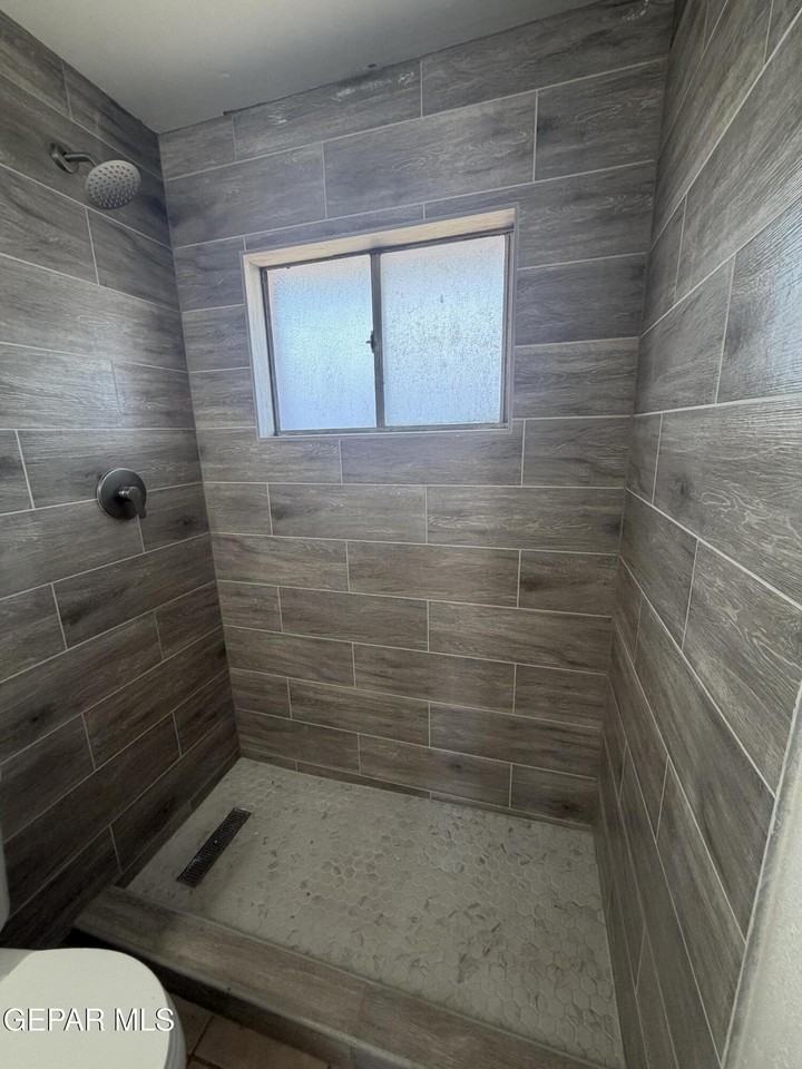 8944 Norton St #2 - Photo 7 of 9
