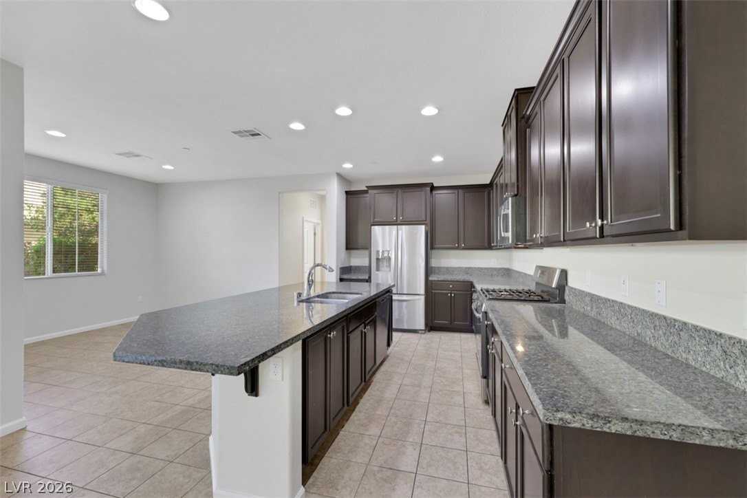 2556 Sable Creek St - Photo 3 of 18