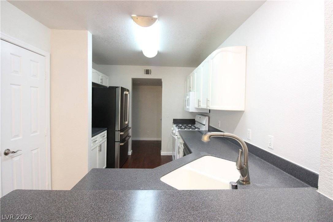 7948 W Nevso Dr - Photo 5 of 21