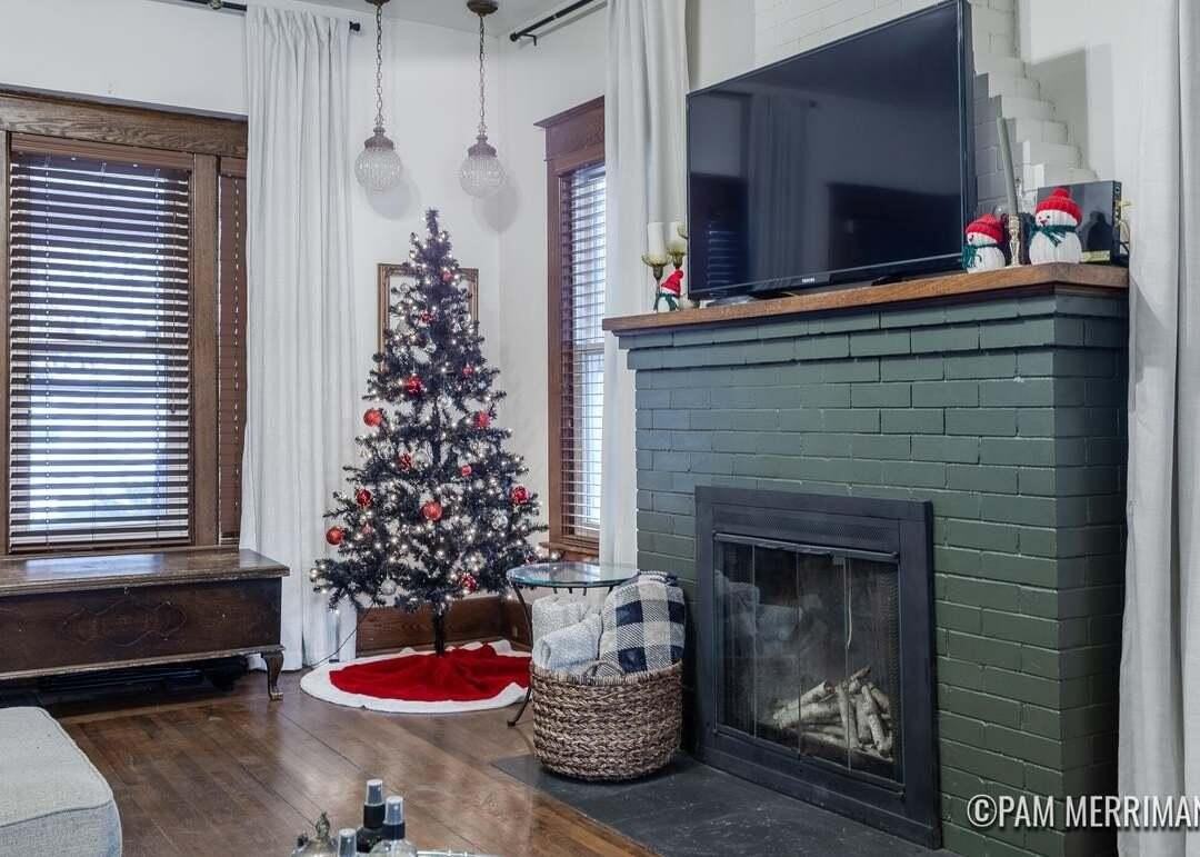 306 Valley Ave Nw - Photo 4 of 17