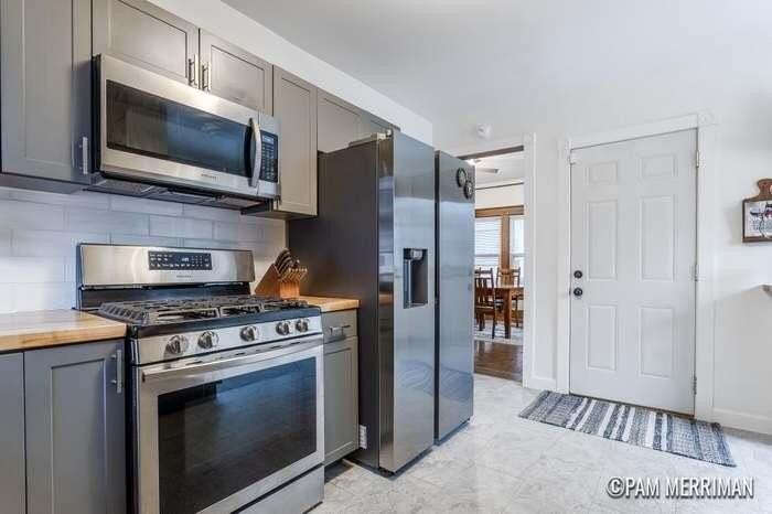 306 Valley Ave Nw - Photo 6 of 17