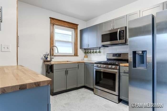 306 Valley Ave Nw - Photo 7 of 17