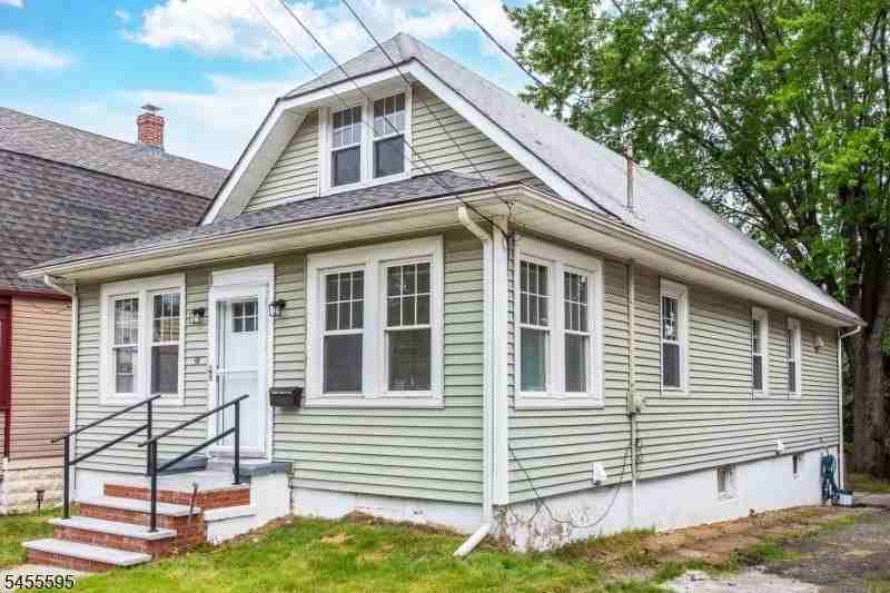 58 Stanley Rd - Photo 2 of 23