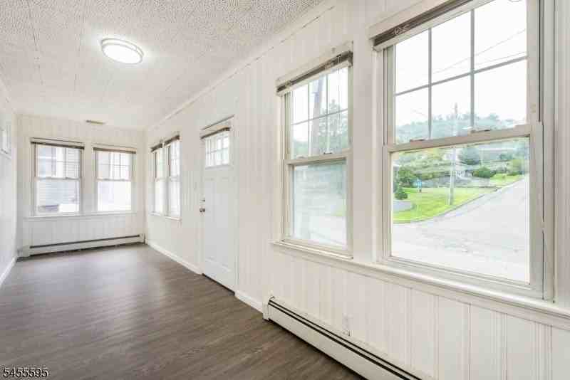 58 Stanley Rd - Photo 3 of 23